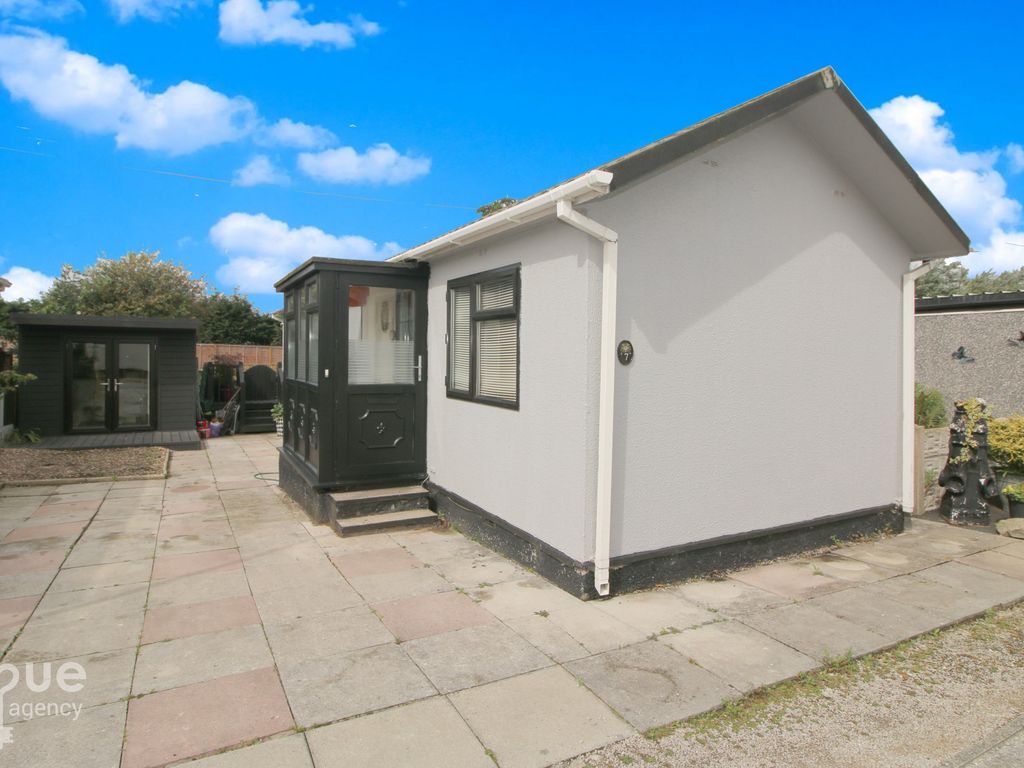 2 bed mobile/park home for sale in Hambleton Country Park, PoultonLeFylde FY6 Zoopla