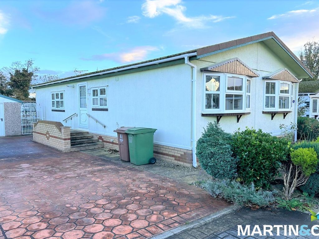 2 bed mobile/park home for sale in Ashtree Way, Oakland Hill Park