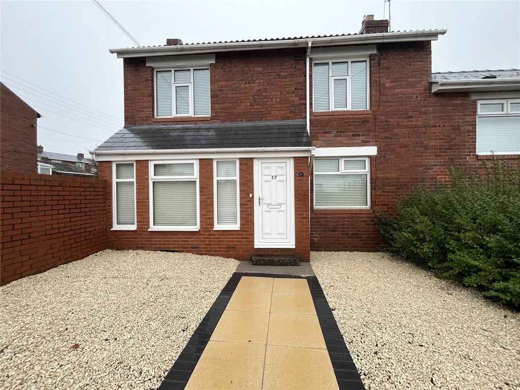 3 bed semidetached house to rent in Tyne Road East, Stanley DH9, £995