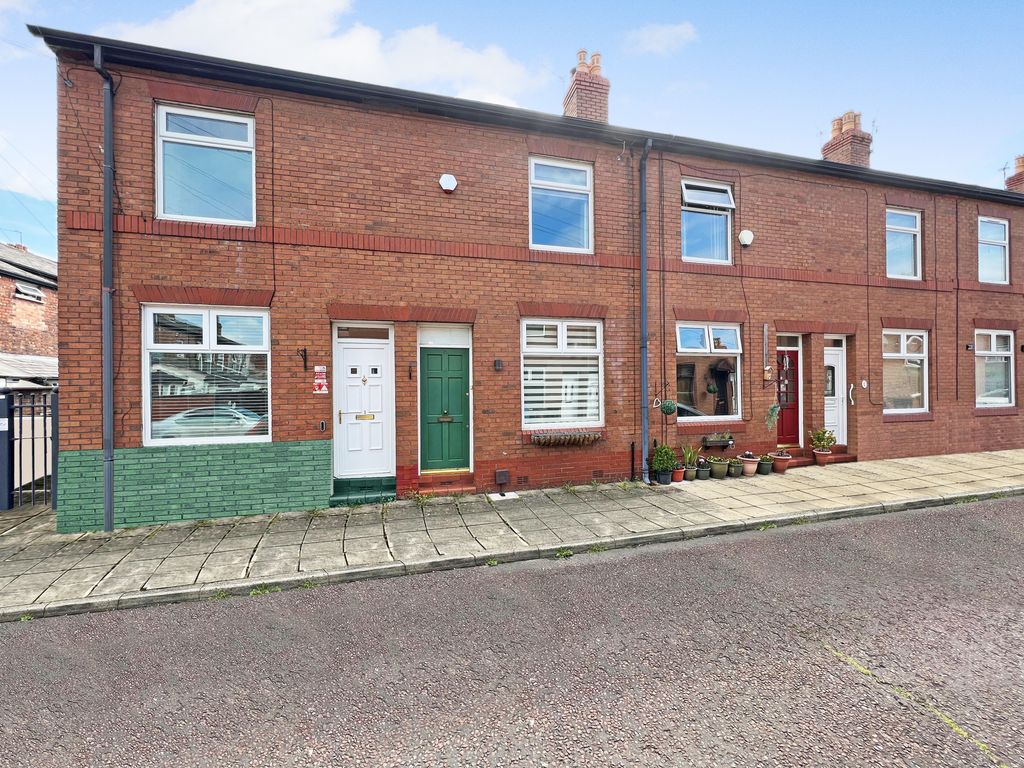 2 bed terraced house for sale in Lyndale Avenue, Stockport SK5 Zoopla