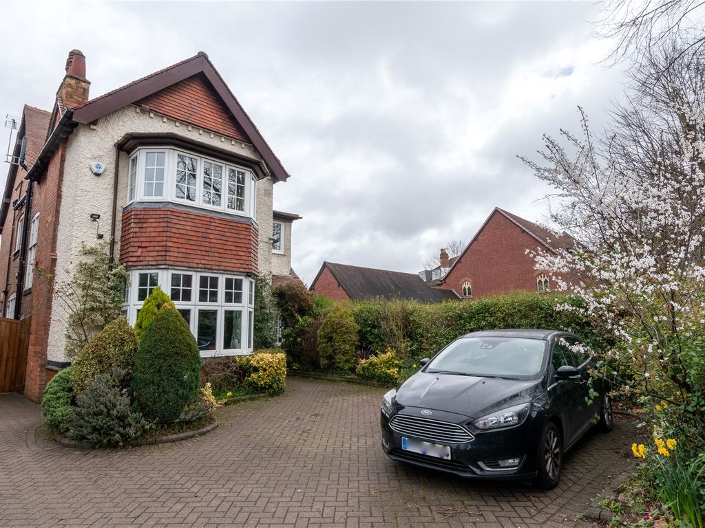 5 bed detached house for sale in Reddings Road, Moseley, Birmingham B13