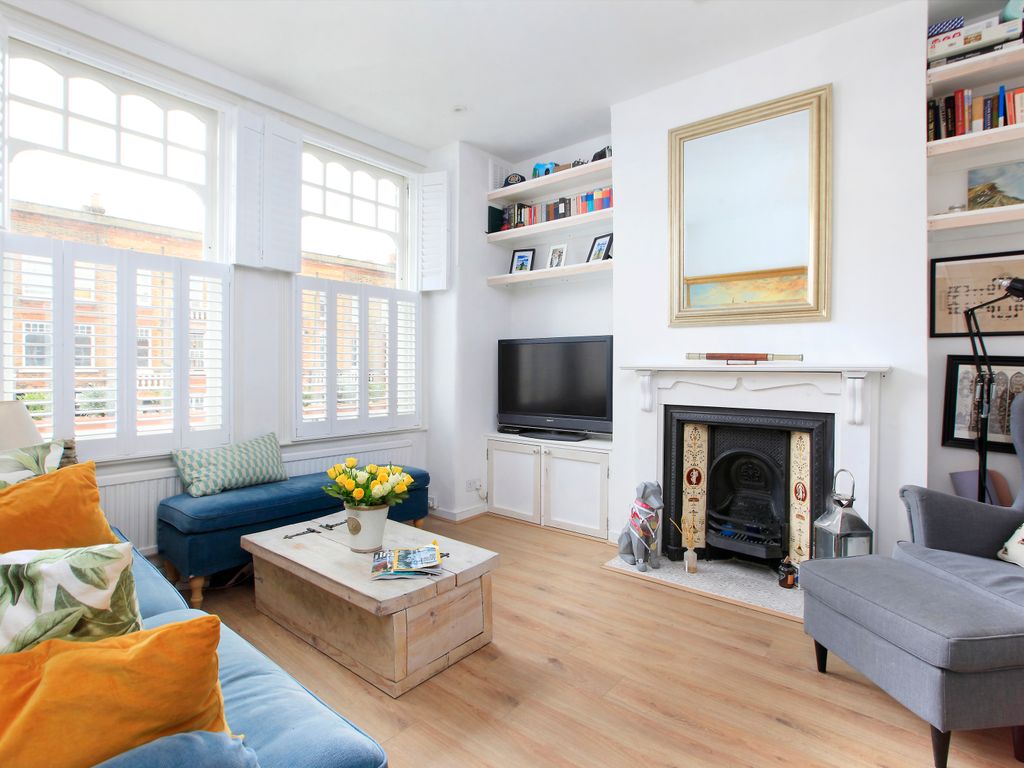 2 bed flat for sale in Queenstown Road, Battersea, London SW8, £525,000 Zoopla