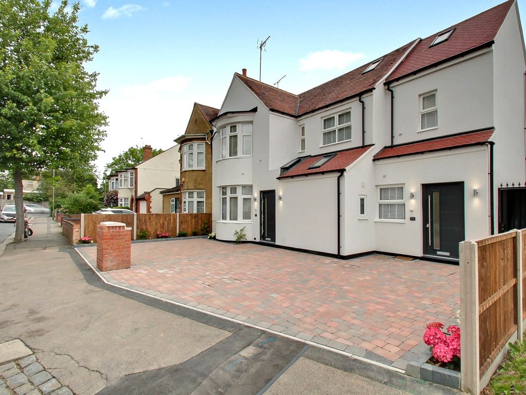 New home, 4 bed semidetached house for sale in Netherlands Road, New