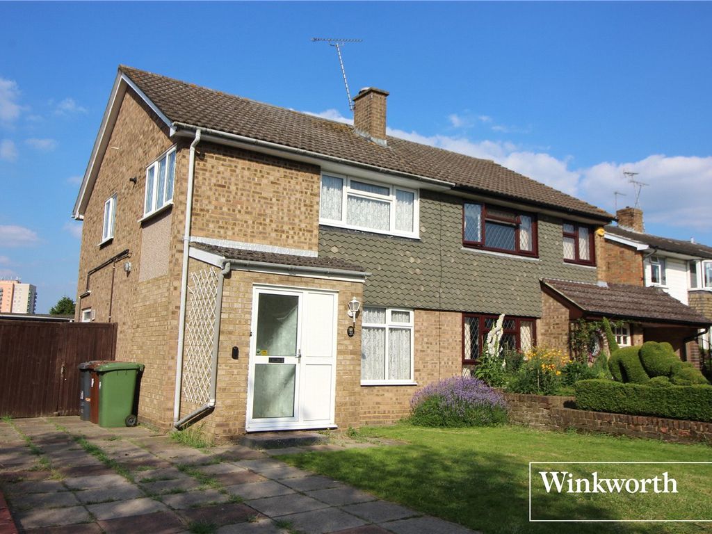 3 bed semidetached house for sale in Lexington Close, Borehamwood