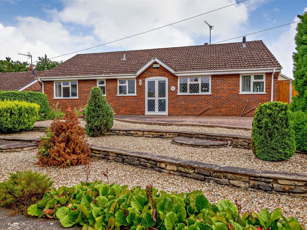 3 bed detached bungalow for sale in Whitchurch, RossOnWye HR9 Zoopla
