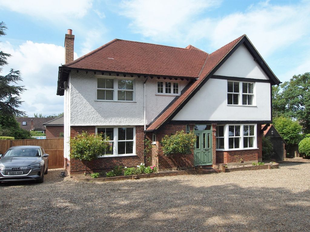 5 bed detached house for sale in Reigate Road, Priest Hill, Ewell KT17