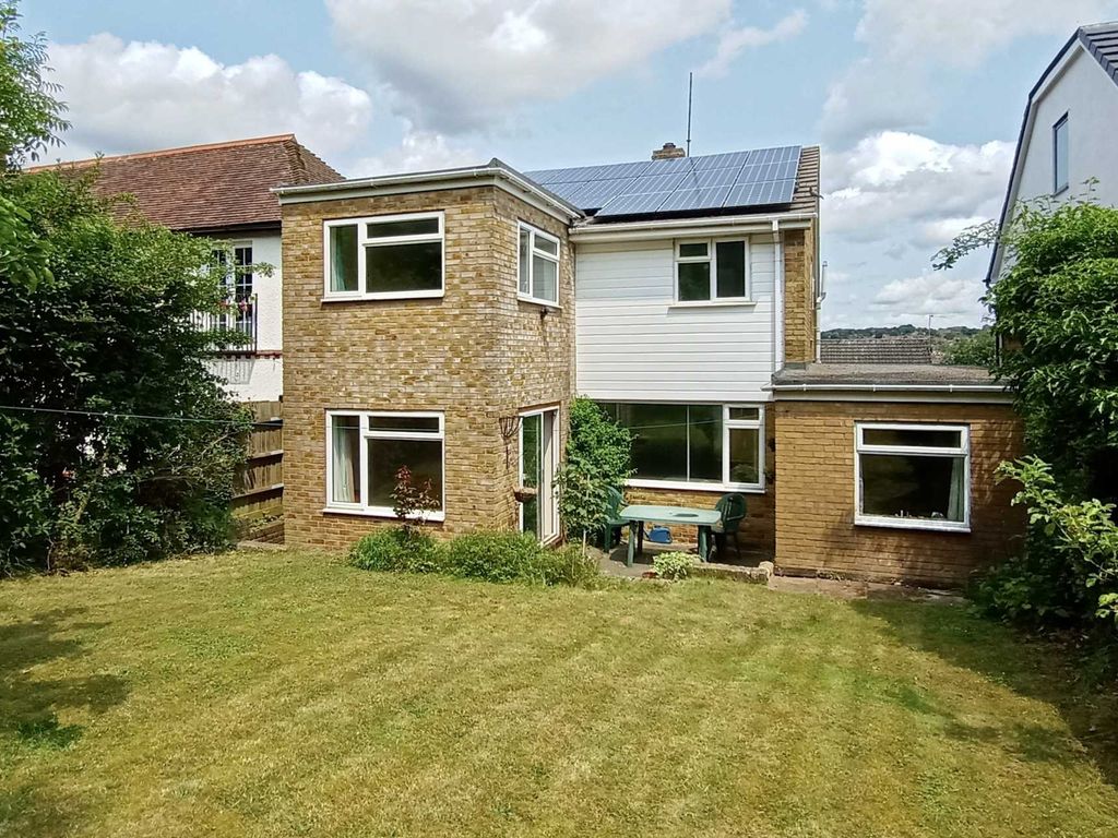 4 bed detached house for sale in King Edward Street, Apsley HP3, £