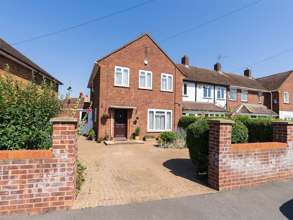 Evelyns Close, Uxbridge UB8  