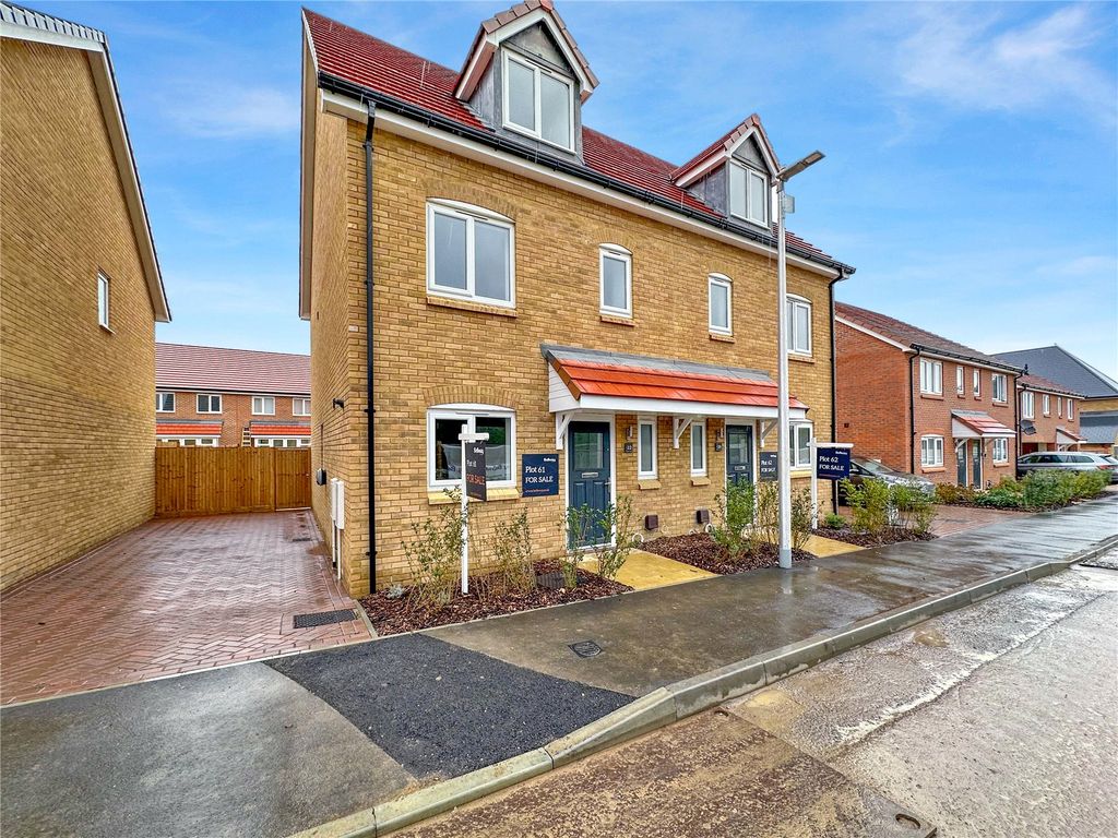 New home, 4 bed semidetached house for sale in Kingfisher Green, Rainham ME8, £424,995 Zoopla