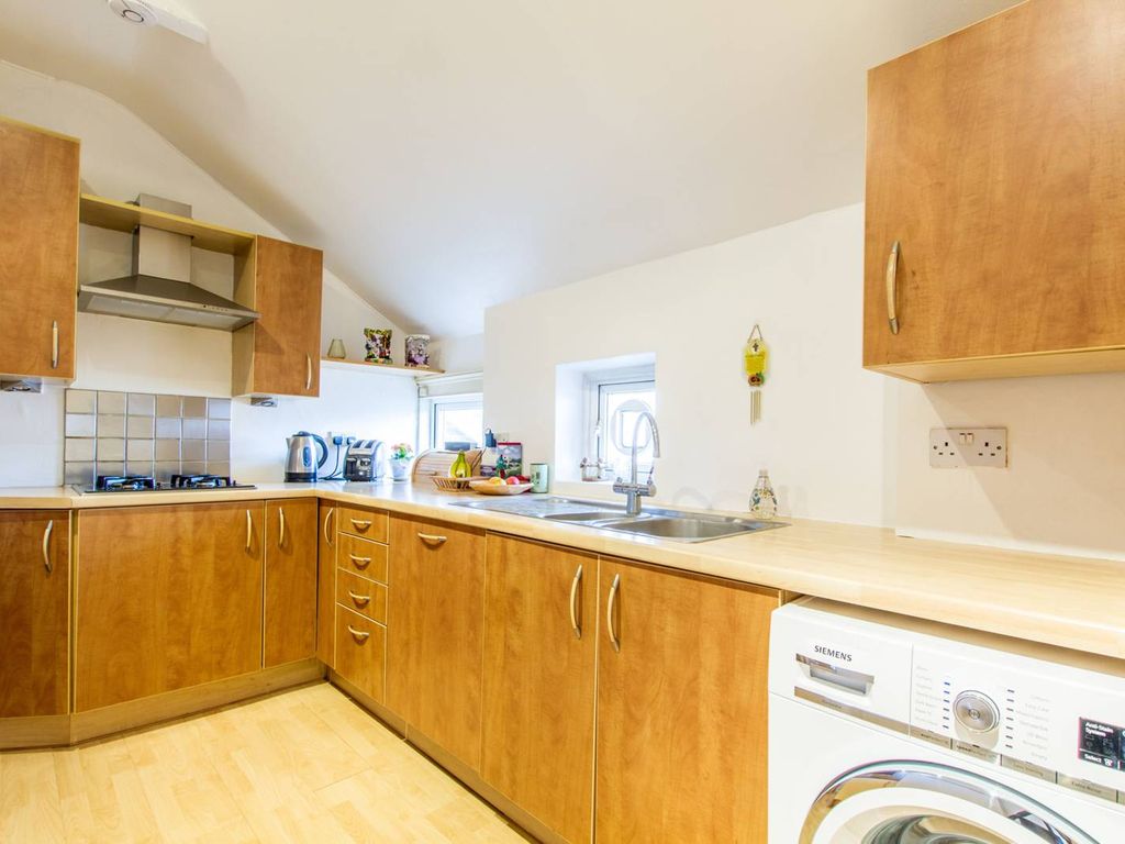 2 bed flat for sale in High Street, High EN5 Zoopla