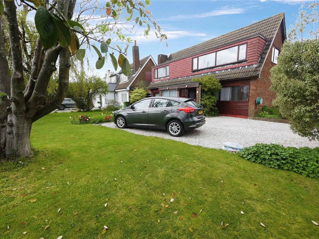 3 bed detached house for sale in Stocks Lane, Kelvedon Hatch, Brentwood