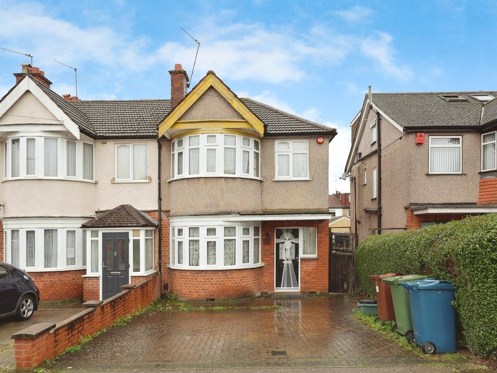 3 bed semidetached house for sale in Lynton Road, Harrow HA2, £575,000