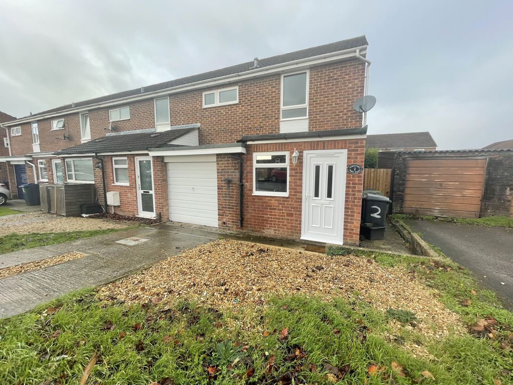 3 bed end terrace house for sale in Foresters Park Road, Melksham SN12