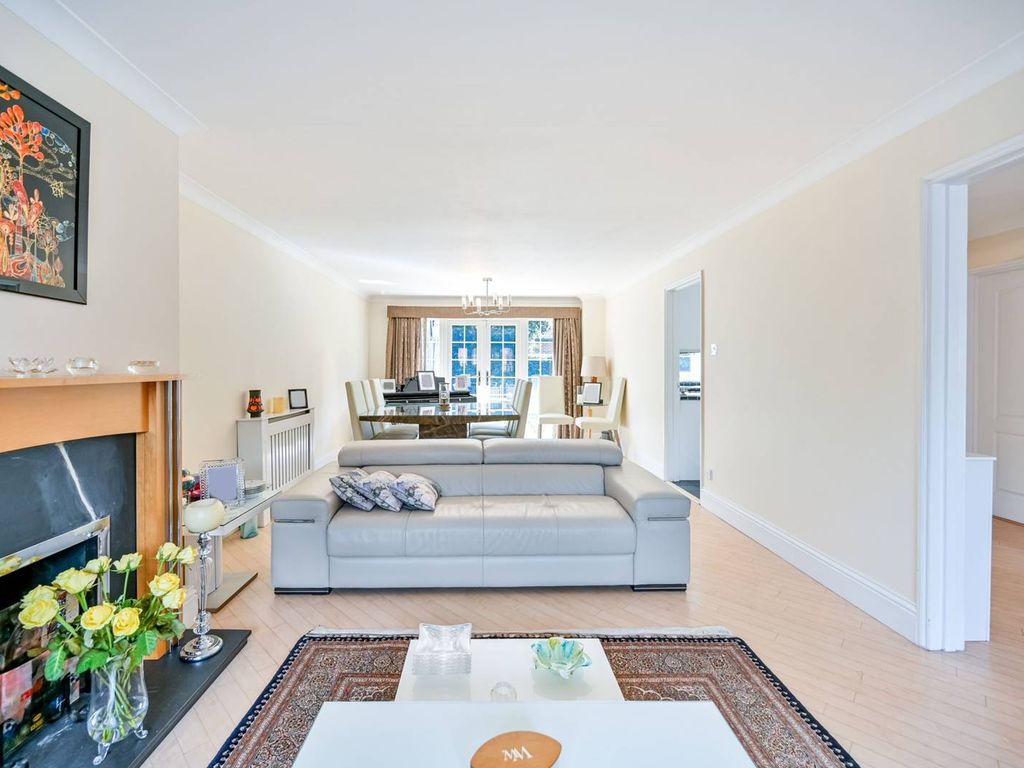 4 bed detached house for sale in Bray Court, Maidenhead SL6, £950,000