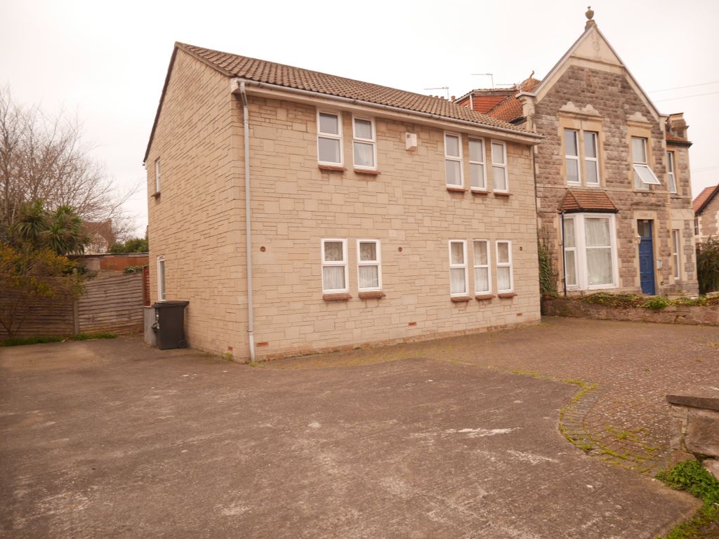 2 bed flat to rent in Gordon Road, WestonSuperMare, North Somerset