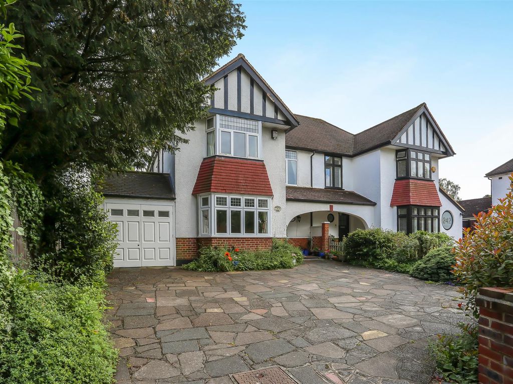 4 bed semidetached house for sale in Foresters Drive, Wallington SM6 Zoopla