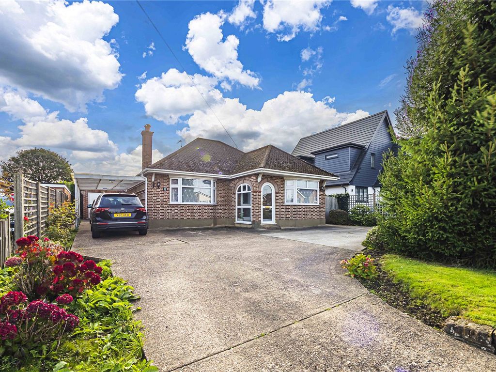 3 bed bungalow for sale in Green Lane, Bovingdon, Hemel Hempstead