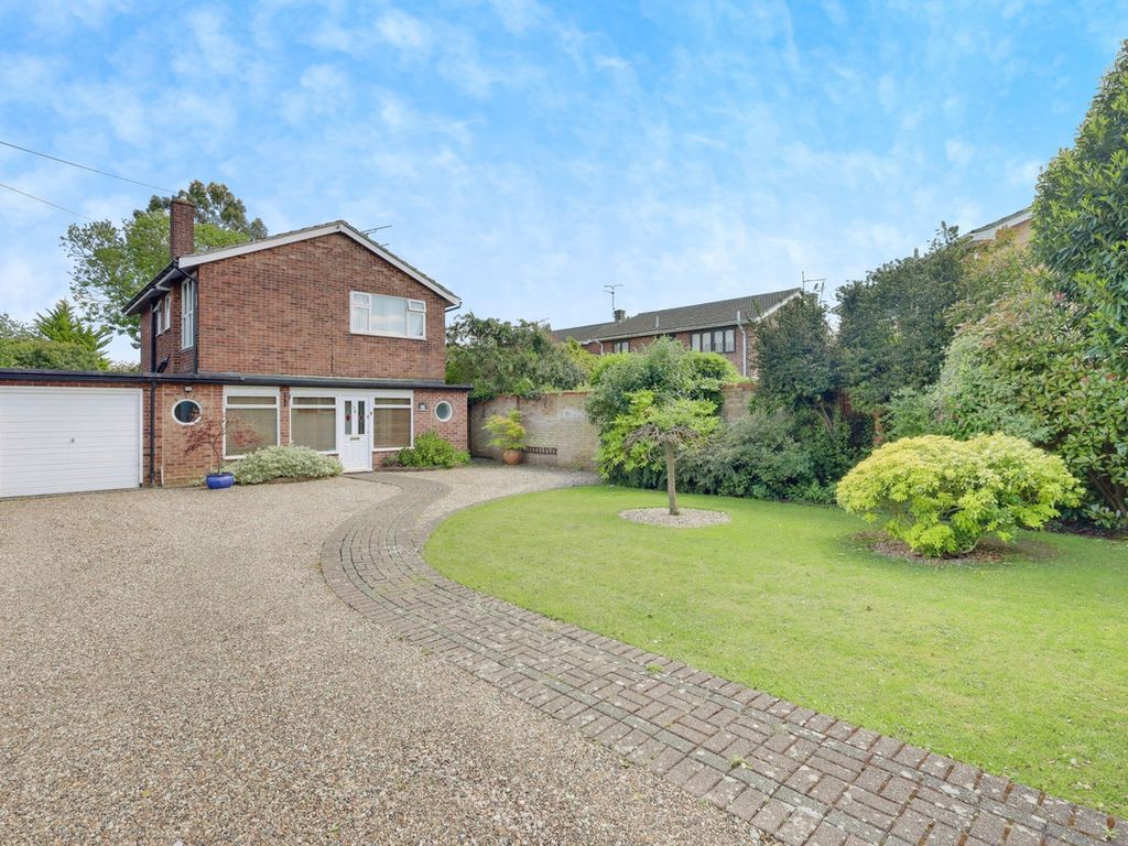 New home, 4 bed detached house for sale in Falbro Crescent, Benfleet