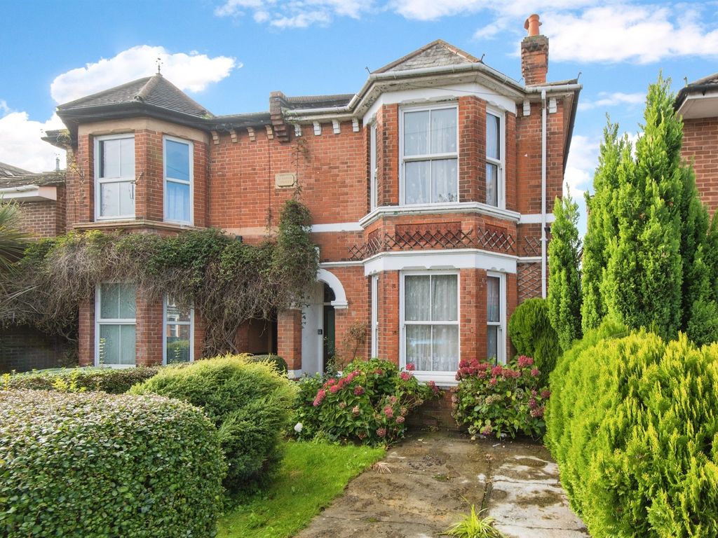 4 bed semidetached house for sale in Foundry Lane, Southampton SO15, £