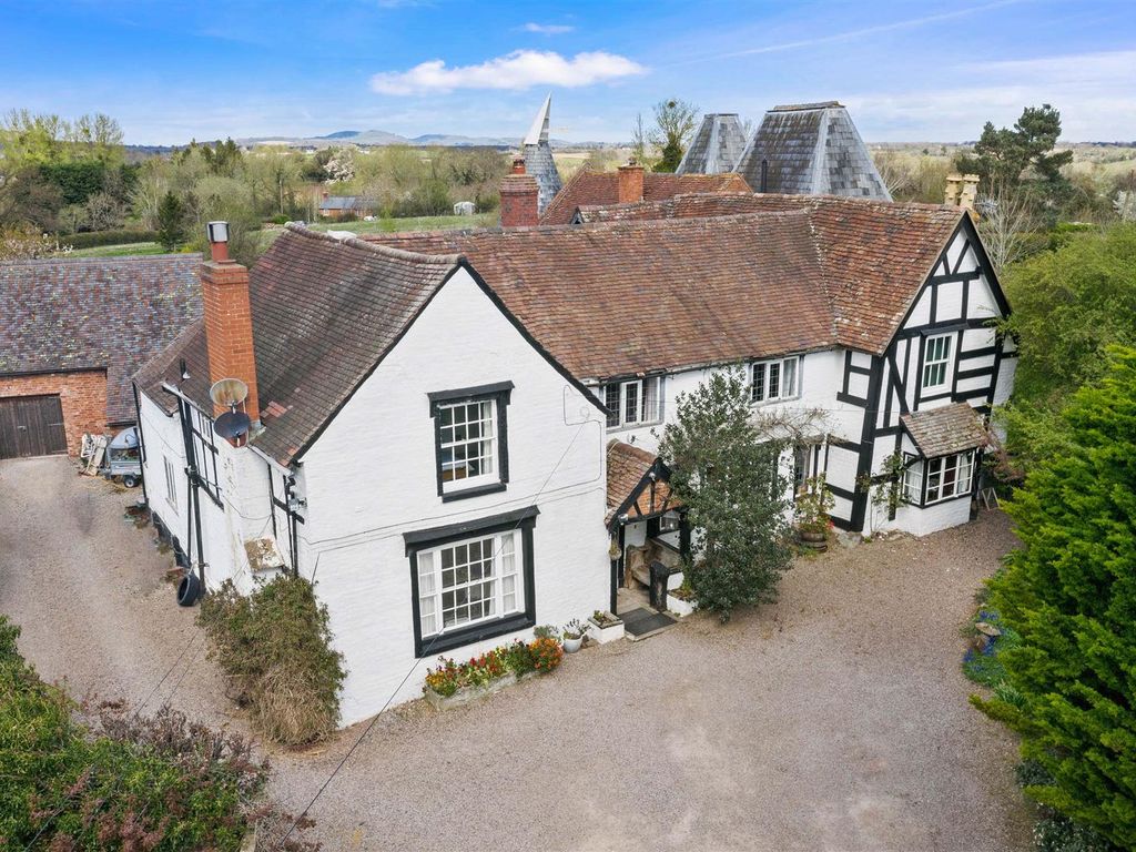 6 bed detached house for sale in Brockamin Lane, Leigh, Worcester WR6