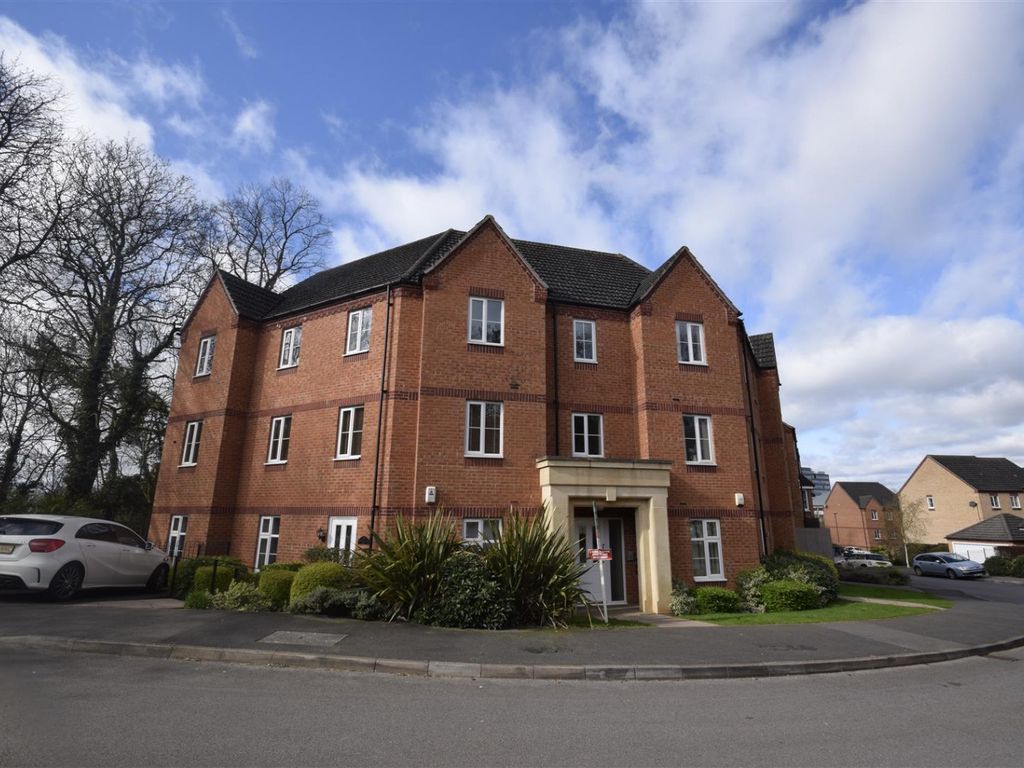 2 bed flat to rent in Highfields Park Drive, Derby, Derbyshire DE22