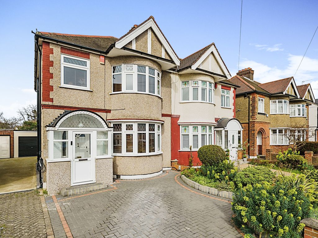 3 bed semidetached house for sale in Vicars Close, Enfield EN1 Zoopla