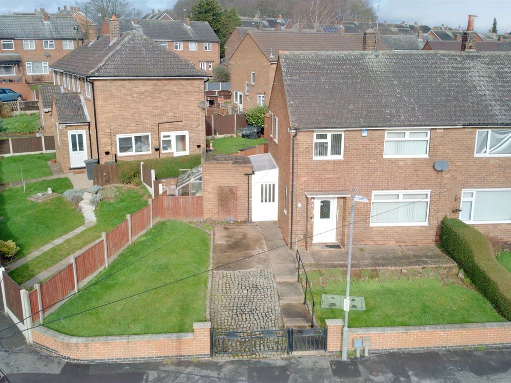 3 bed semidetached house for sale in Bagnall Avenue, Arnold