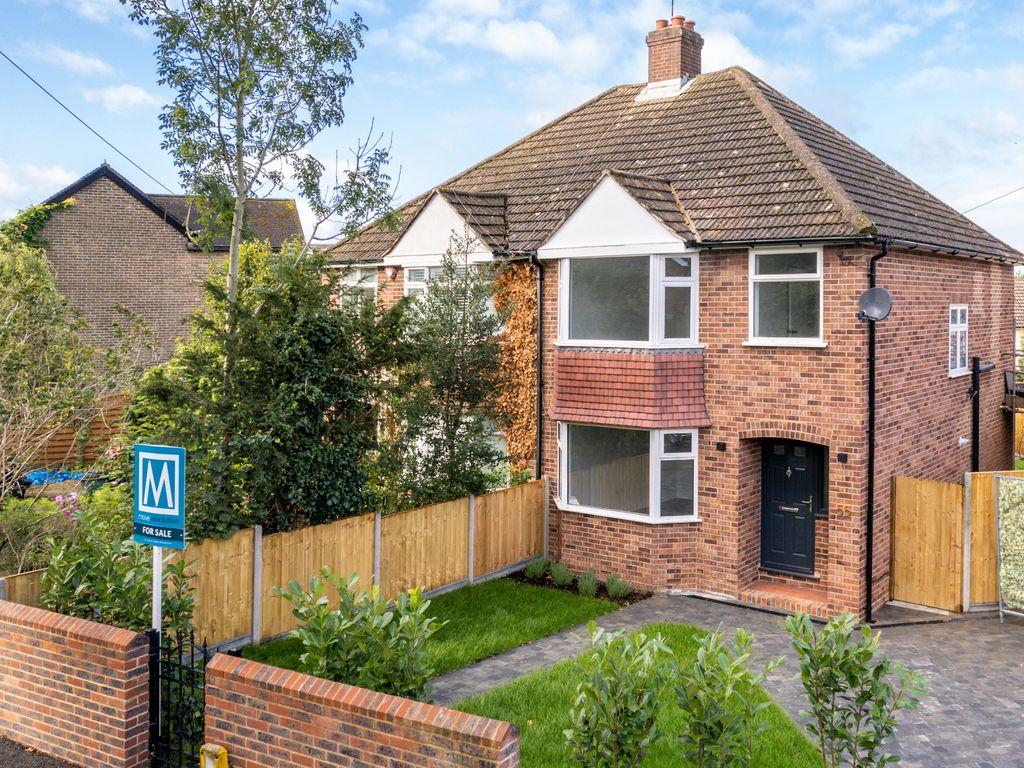 3 bed semidetached house for sale in Chelsham Road, Warlingham CR6