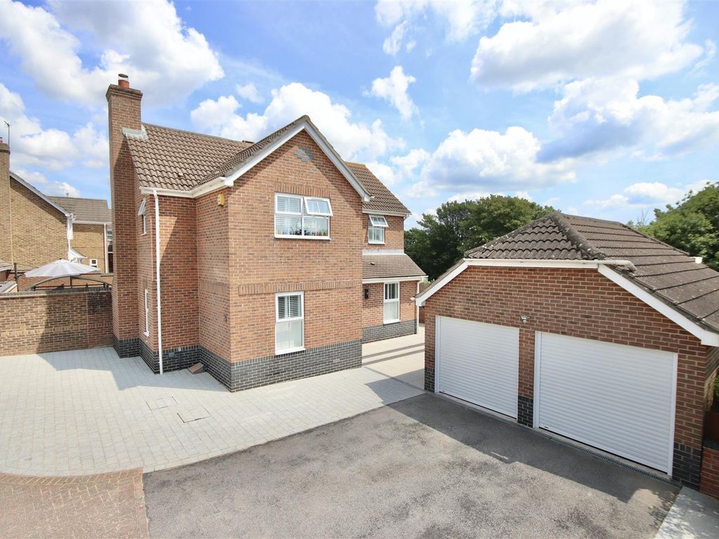 4 bed detached house for sale in Islay Gardens, Cosham, Portsmouth PO6