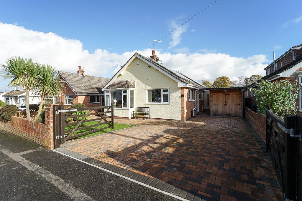 4 bed detached house for sale in Cliff Road, Worlebury, WestonSuper