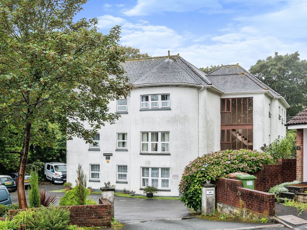 2 bed flat for sale in Highfield Close, Efford, Plymouth PL3, £135,000