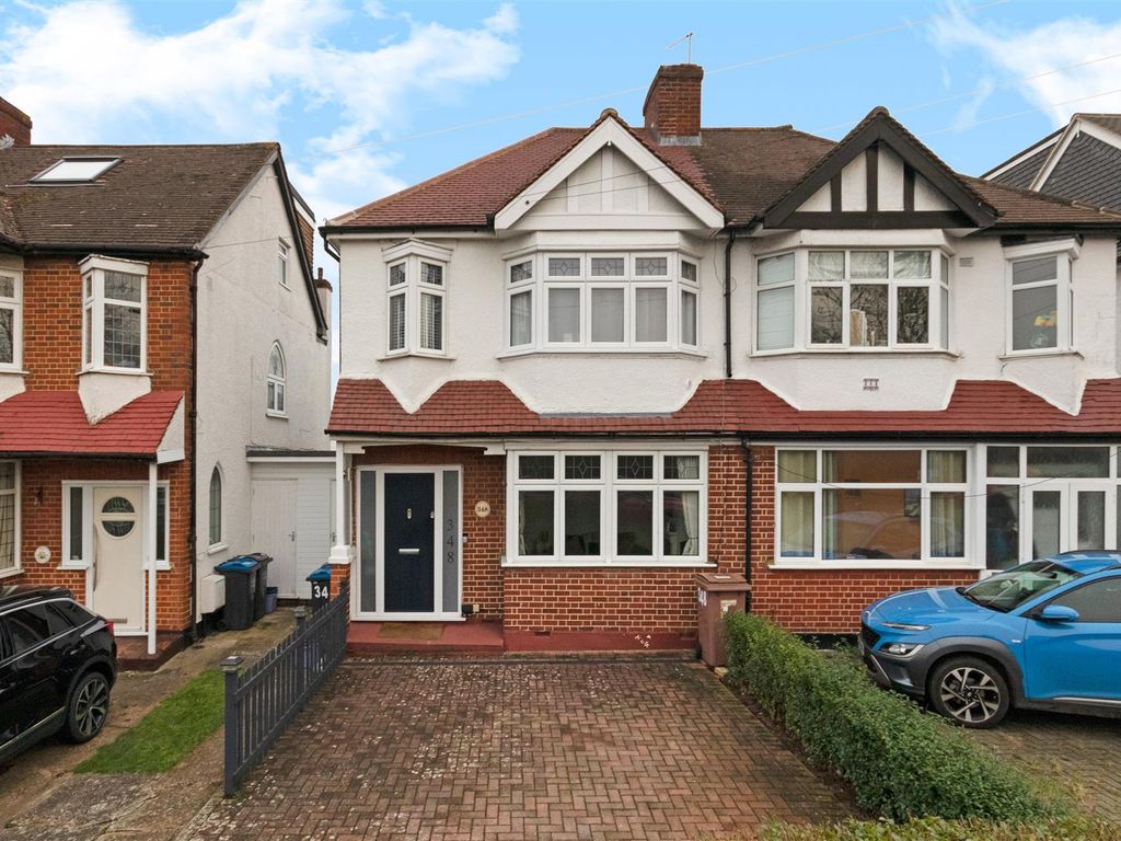 3 bed semidetached house for sale in Garth Road, Morden SM4, £550,000