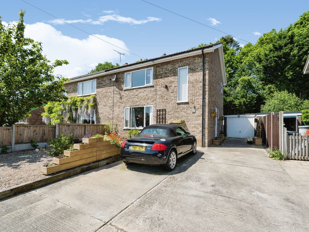 3 bed semidetached house for sale in Oakland Drive, Dereham NR20 Zoopla