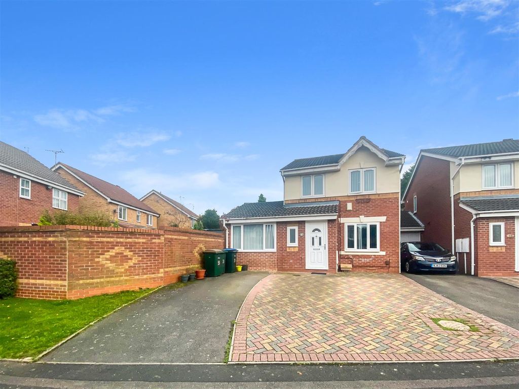 4 bed detached house for sale in Minton Road, Potters Green, 4 Bedrooms