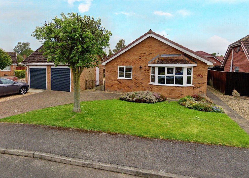 3 bed bungalow for sale in Coles Close, Holbeach, Spalding PE12, £