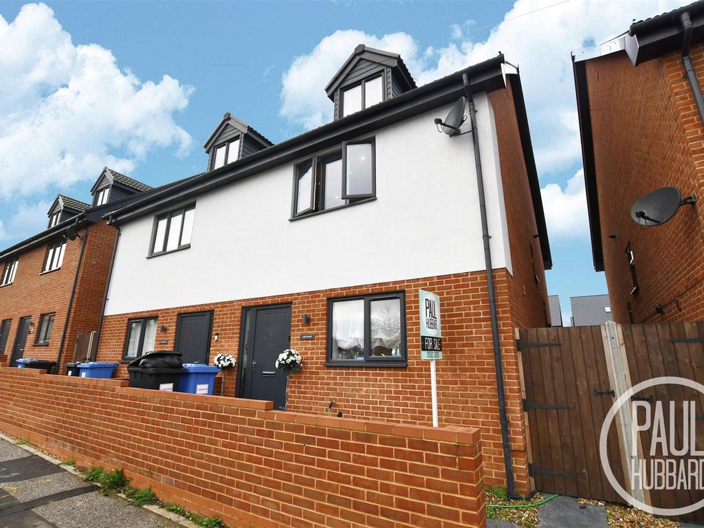 4 bed semidetached house for sale in Stanley Road, Lowestoft, Suffolk