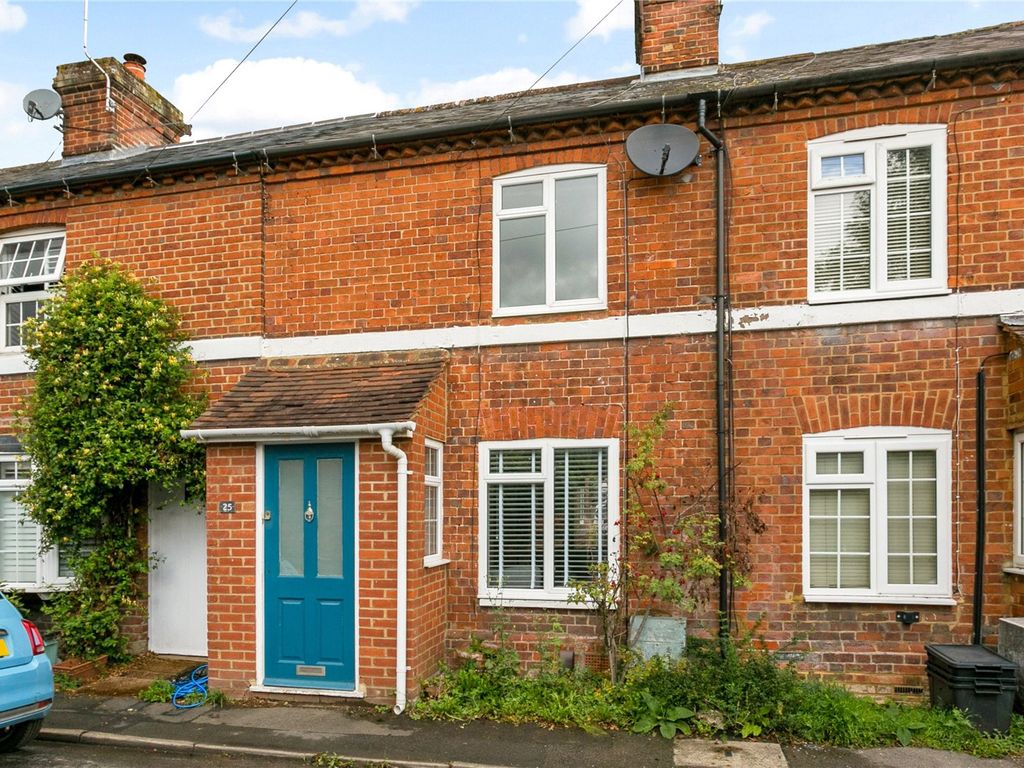 2 bed terraced house for sale in South Place, Marlow, Buckinghamshire