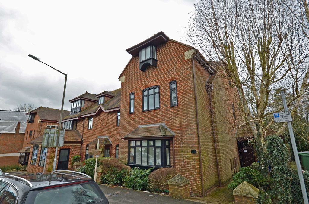 2 bed flat for sale in Station Road, Amersham HP6 Zoopla