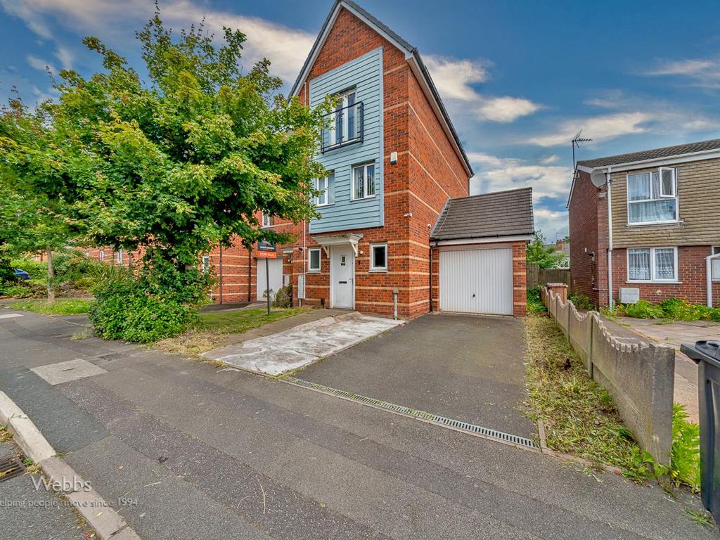 4 bed semidetached house for sale in St. Quentin Street, Walsall WS2