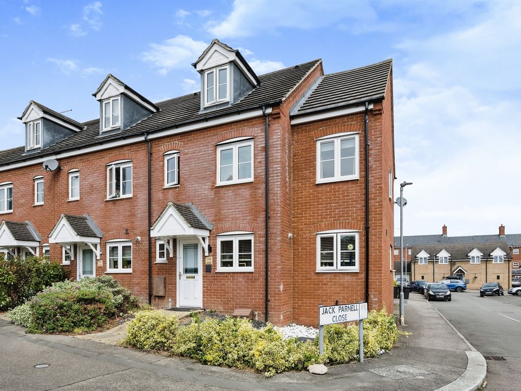 3 bed semidetached house for sale in Kent Road, St Crispin