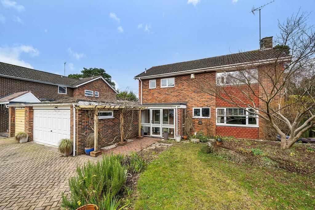 4 bed detached house for sale in Camberley, Surrey GU15, £800,000 Zoopla