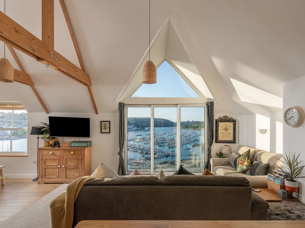 5 bed end terrace house for sale in College View, Fore Street