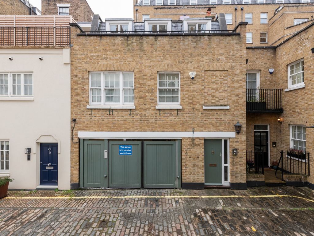 2 bed mews house for sale in Montagu Mews West, Marylebone, London W1H