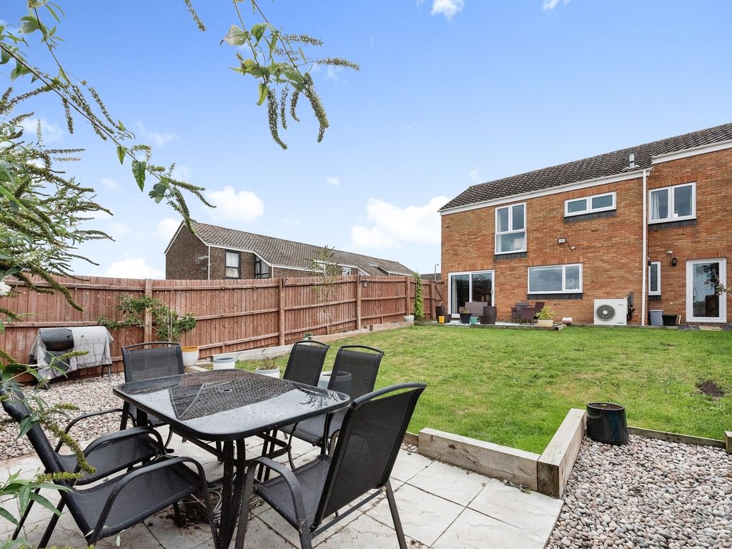 3 bed end terrace house for sale in Maple Close, Raf Lakenheath