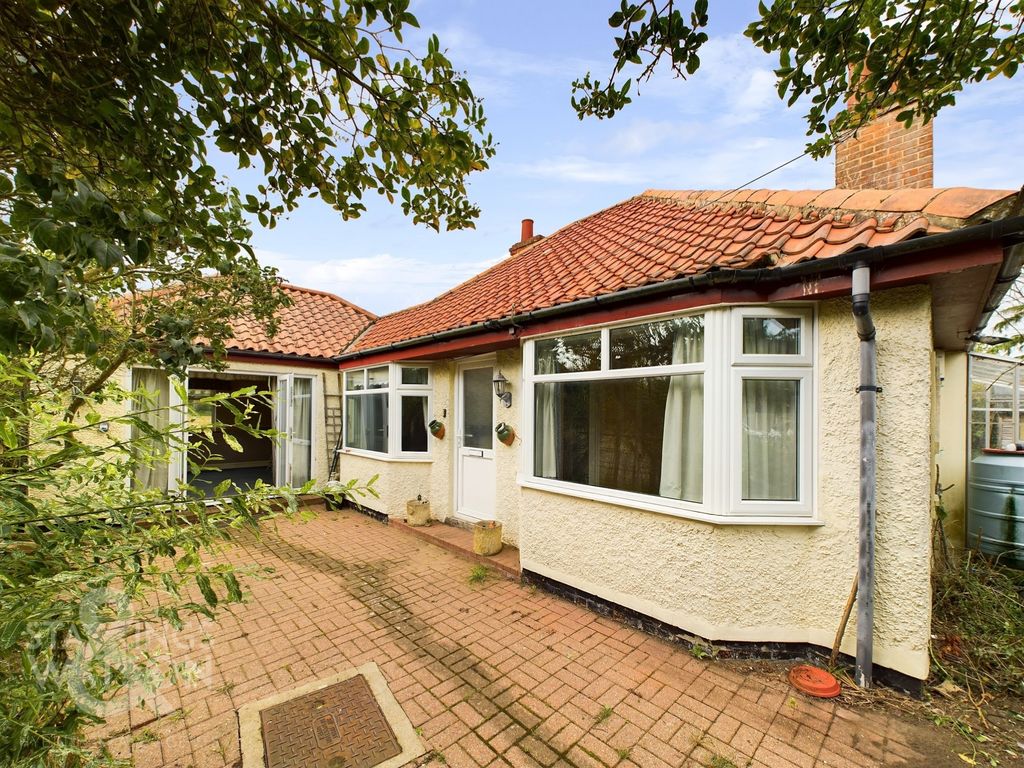 3 bed detached bungalow for sale in Norwich Road, Ditchingham, Bungay