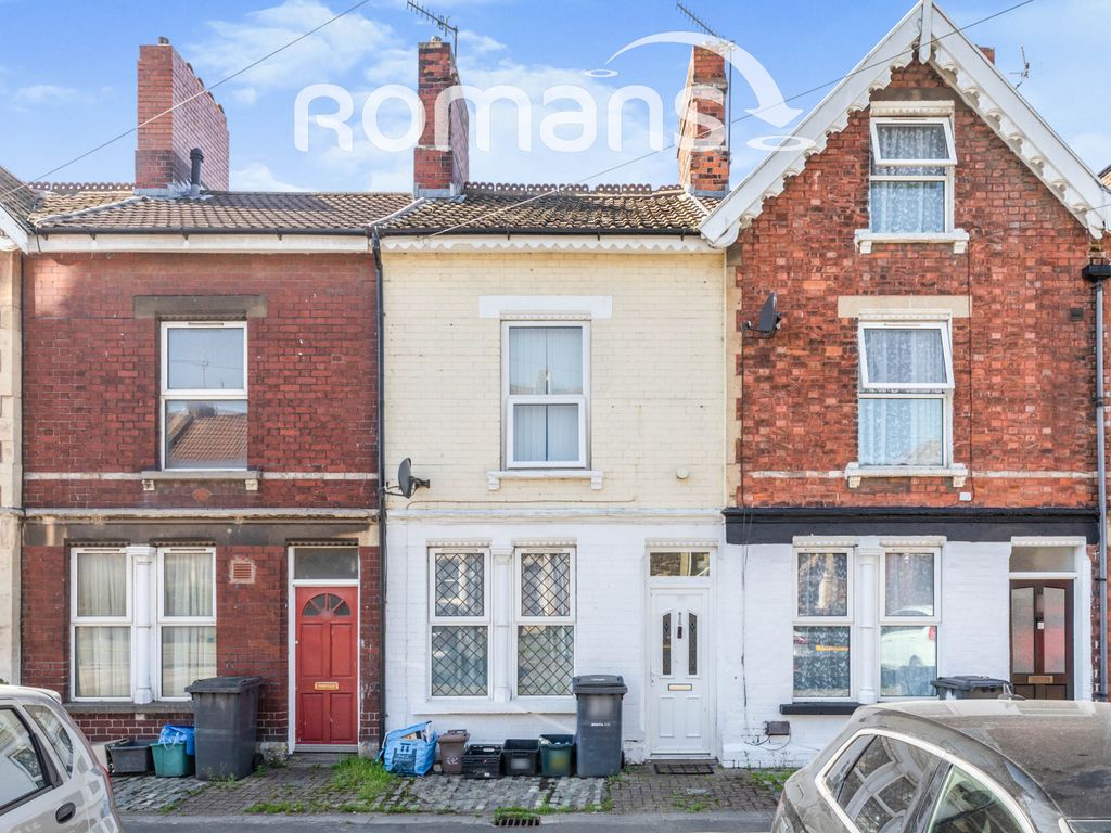 2 bed terraced house to rent in Richmond Terrace, Avonmouth, Bristol BS11, £1,450 pcm Zoopla