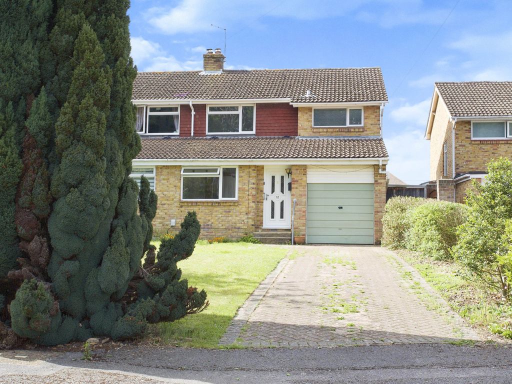 3 bed semidetached house for sale in Netley Lodge Close, Netley
