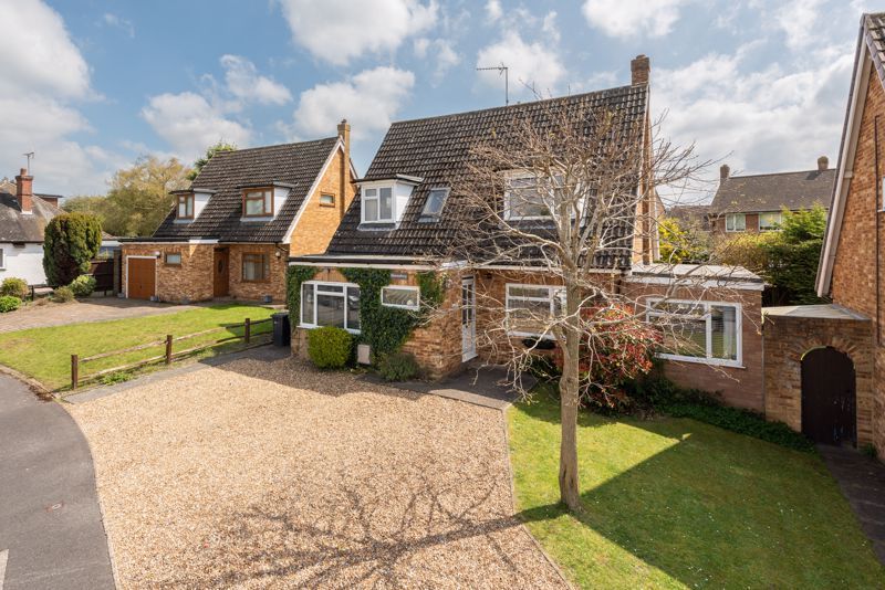 4 bed detached house for sale in Links Way, Bookham, Leatherhead KT23