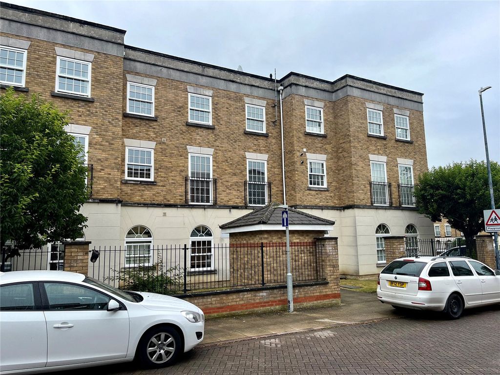 2 bed flat for sale in Marigold Way, Maidstone, Barming ME16, £230,000