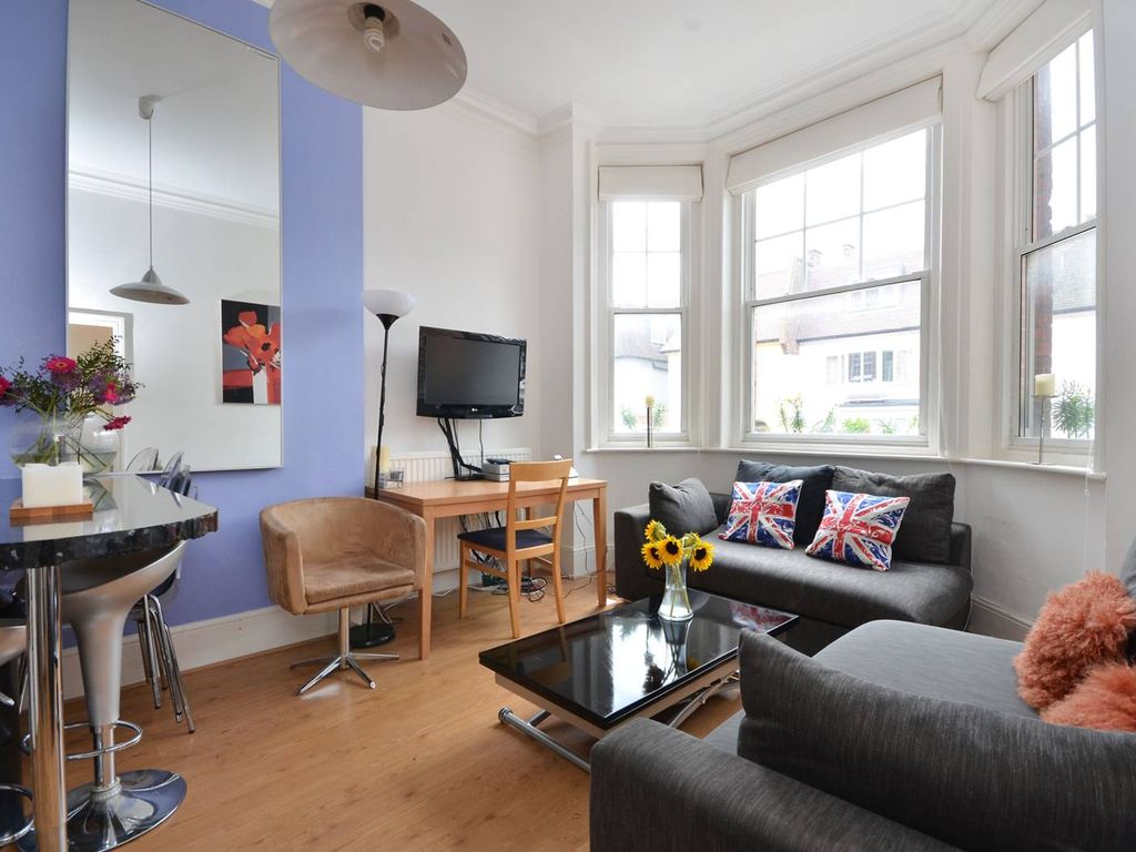 2 bed flat for sale in Barons Court Road, Barons Court, London W14, £